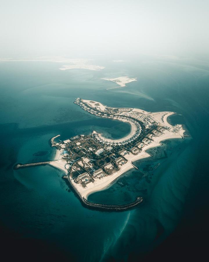 努莱岛度假村 阿布扎比 外观 照片 Aerial view of the island